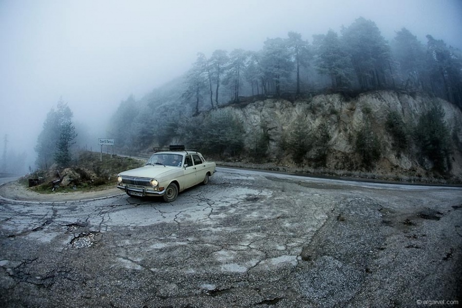 АвтомобилВолгаПът1